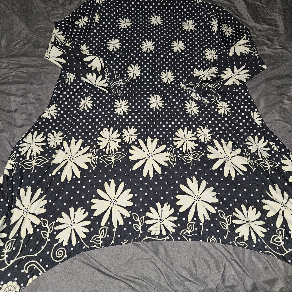White mark floral polka dot blouse - Picture 6 of 6